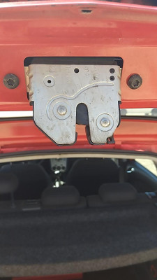 CERRADURA MALETERO / PORTON Opel Corsa D (2006->)