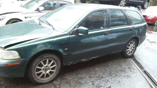  VOLVO V40 FAMILIAR 