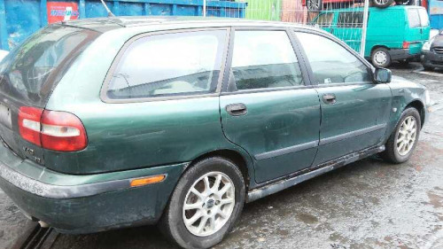  VOLVO V40 FAMILIAR 
