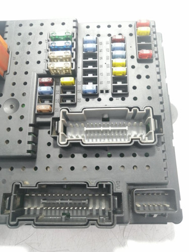  CAJA RELES / FUSIBLES VOLVO XC90 