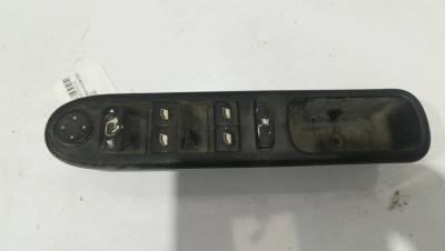 MANDO ELEVALUNAS DELANTERO IZQUIERDO