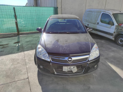 OPEL ASTRA H BERLINA