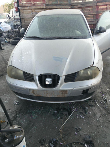 SEAT CORDOBA BERLINA (6L2) — vehículo donante para recambios 