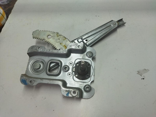  ELEVALUNAS TRASERO DERECHO Nissan MICRA (K11) 