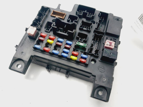 CAJA RELES / FUSIBLES Mitsubishi LANCER SPORTBACK (CX0) 