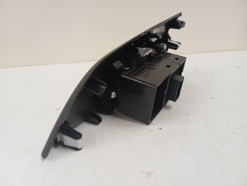 MANDO ELEVALUNAS TRASERO DERECHO Honda JAZZ (GK)(08.2015) 