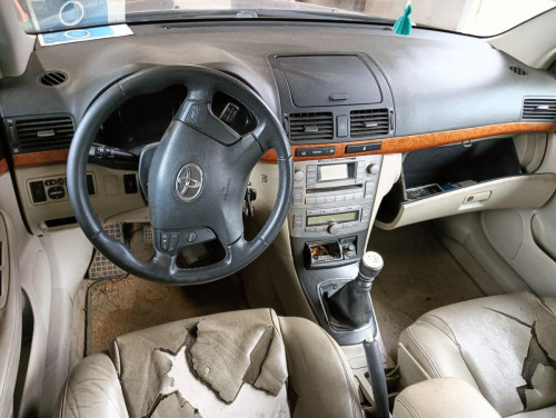 TOYOTA AVENSIS BERLINA (T25) — автомобиль-донор на запчасти 