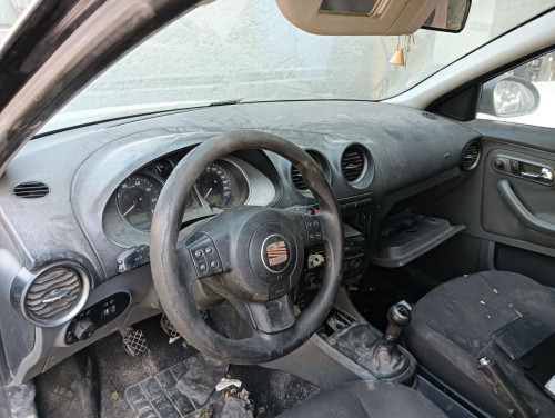 SEAT IBIZA (6L1) — автомобиль-донор на запчасти 