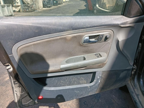SEAT IBIZA (6L1) — автомобиль-донор на запчасти 