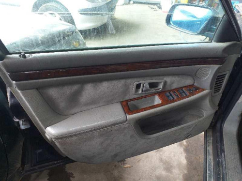  AUDI A8 (D2) 