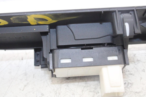 MANDO ELEVALUNAS DELANTERO DERECHO Peugeot 208 (P2) 