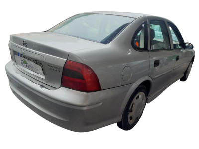 OPEL VECTRA B BERLINA