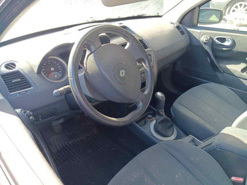 RENAULT MEGANE II CLASSIC BERLINA — vehículo donante para recambios 