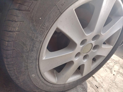 LLANTA Toyota COROLLA VERSO (R1) 