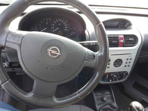 OPEL CORSA C — vehículo donante para recambios 