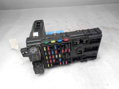  CAJA RELES / FUSIBLES Hyundai SANTA FE (SM) 
