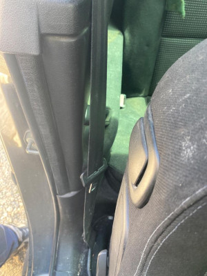 CINTURON SEGURIDAD DELANTERO DERECHO