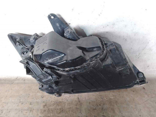 FARO IZQUIERDO Ford FOCUS BERLINA (CAP) 
