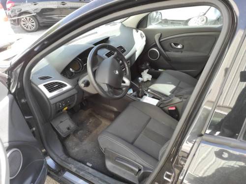RENAULT MEGANE III BERLINA 5P — vehículo donante para recambios 