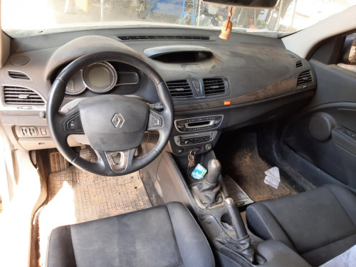 RENAULT MEGANE III BERLINA 5P — автомобиль-донор на запчасти 