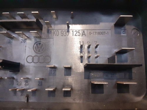  CAJA RELES / FUSIBLES 