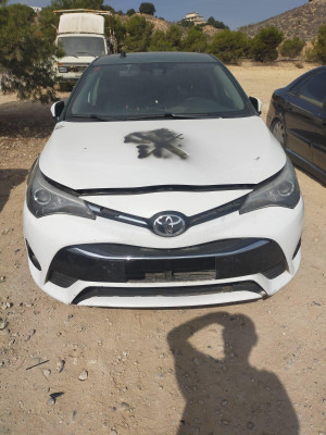 TOYOTA AVENSIS (T27)