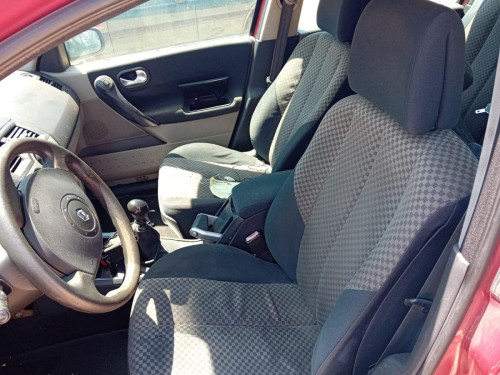 RENAULT MEGANE II BERLINA 5P — автомобиль-донор на запчасти 