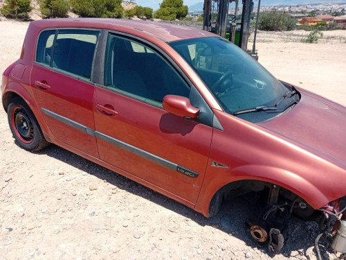 RENAULT MEGANE II BERLINA 5P — автомобиль-донор на запчасти 