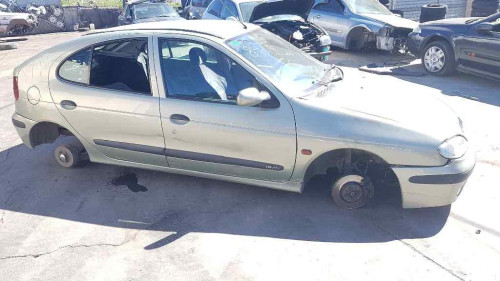 RENAULT MEGANE I CLASSIC (LA0) — vehículo donante para recambios 