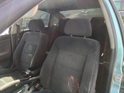  VOLKSWAGEN PASSAT BERLINA (3B2) 
