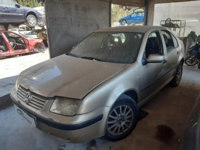 VOLKSWAGEN BORA BERLINA (1J2)(1998)