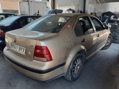 VOLKSWAGEN BORA BERLINA (1J2)(1998)