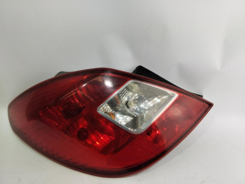 PILOTO TRASERO IZQUIERDO Opel CORSA D 