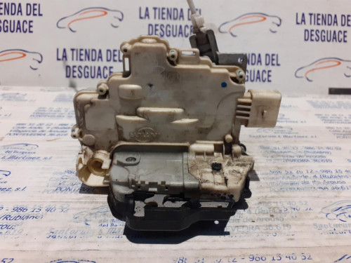  CERRADURA PUERTA DELANTERA DERECHA 