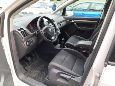 VOLKSWAGEN TOURAN (1T2)