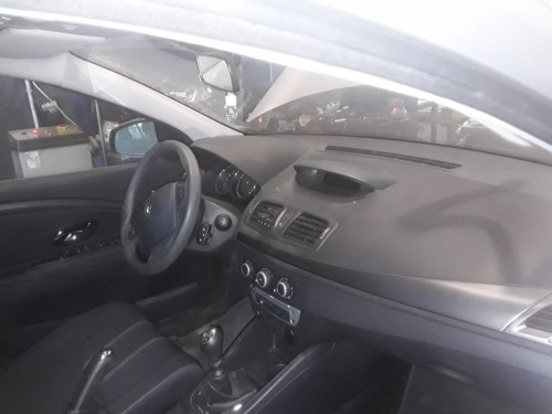 RENAULT MEGANE III BERLINA 5P — автомобиль-донор на запчасти 