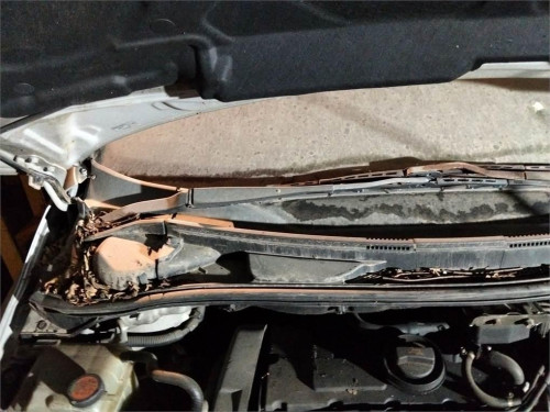 BRAZO LIMPIA DELANTERO DERECHO MITSUBISHI GRANDIS (NA0W) 