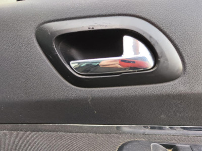 MANETA INTERIOR DELANTERA DERECHA