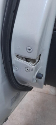 CERRADURA PUERTA DELANTERA IZQUIERDA
