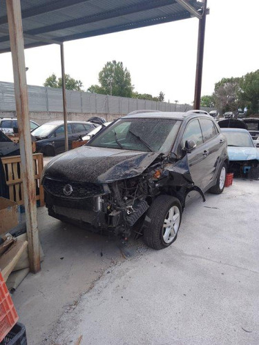 SSANGYONG KORANDO — vehículo donante para recambios 