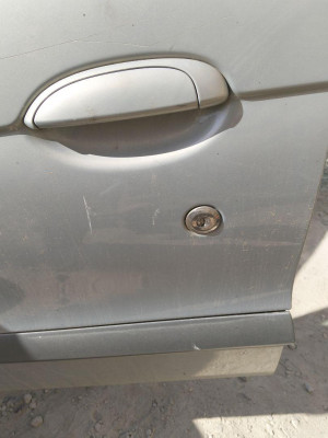 CERRADURA PUERTA DELANTERA IZQUIERDA