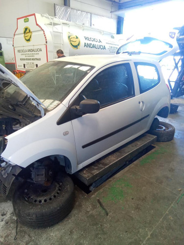 RENAULT TWINGO II — автомобиль-донор на запчасти 