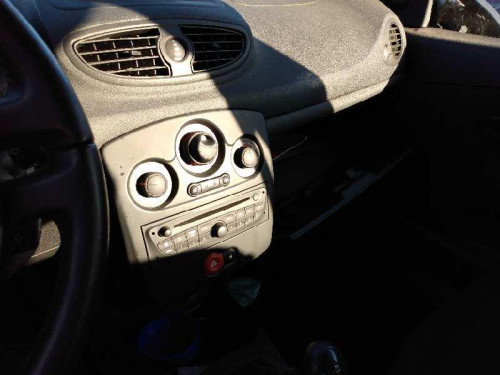  RENAULT CLIO III 