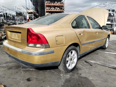 VOLVO S60 BERLINA