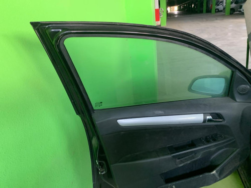 LUNA DELANTERA IZQUIERDA Opel ASTRA H CARAVAN 