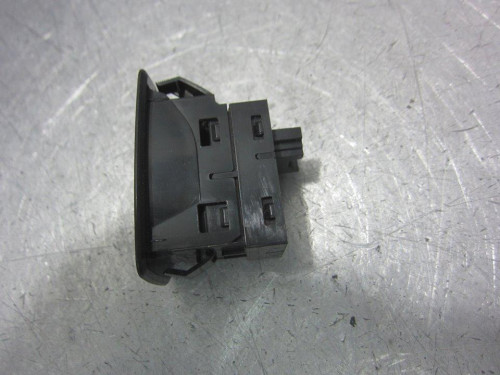 MANDO ELEVALUNAS TRASERO DERECHO BMW SERIE 1 BERLINA 5P (F20) 