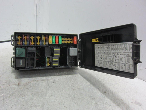  CAJA RELES / FUSIBLES FORD FOCUS BERLINA (CAK) 