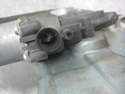 ELEVALUNAS DELANTERO IZQUIERDO