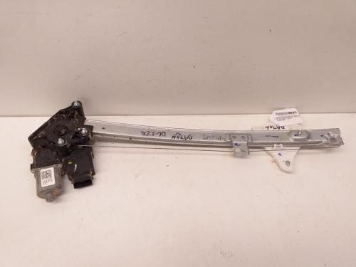  ELEVALUNAS DELANTERO IZQUIERDO HYUNDAI BAYON 