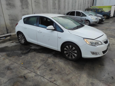 OPEL ASTRA J BERLINA 5P